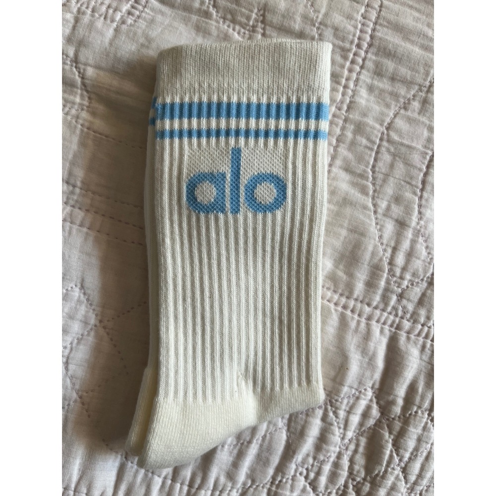 Alo Yoga Throwback Socks Ivory Powder Blue Ribbed Crew Athletic Sport
